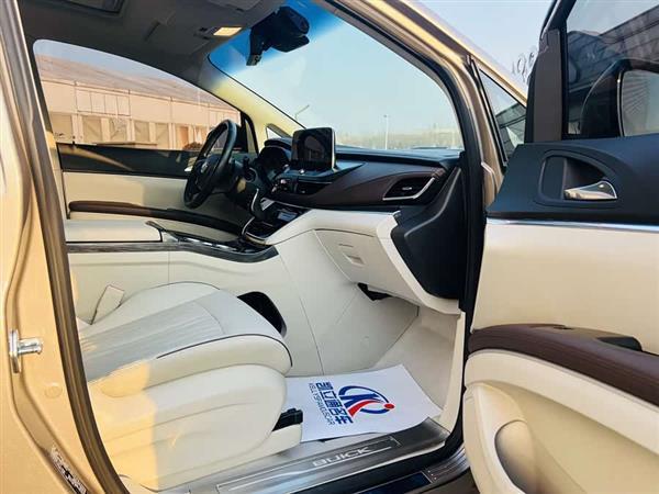 别克GL8 2022款 陆上公务舱 652T 尊贵型