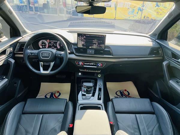 奥迪Q5L 2022款 45T 豪华动感型