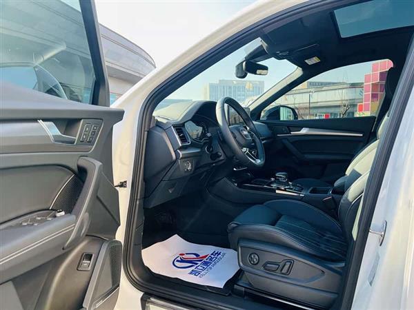 奥迪Q5L 2022款 45T 豪华动感型