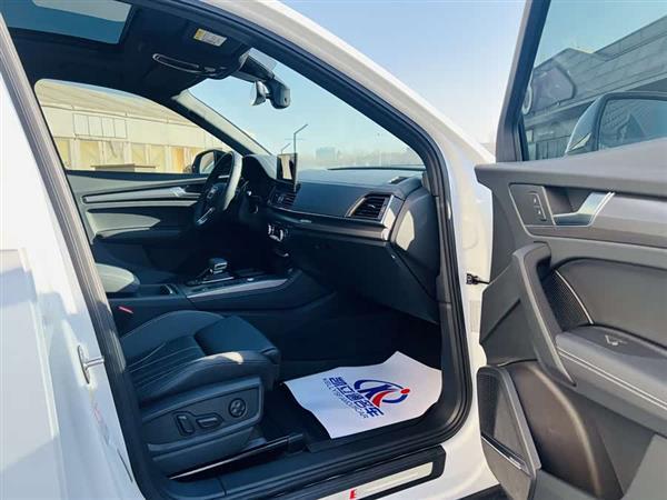 奥迪Q5L 2022款 45T 豪华动感型