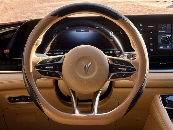 岚图梦想家 2024款 PHEV 超长续航尊贵版