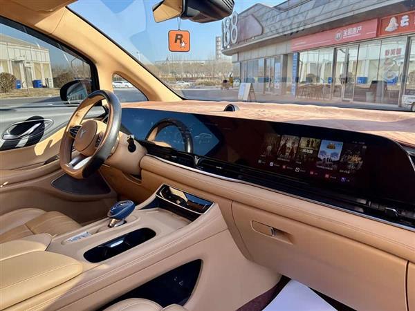 岚图梦想家 2024款 PHEV 超长续航尊贵版