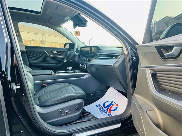 红旗HS5 2023款 2.0T 旗享Pro版