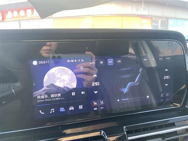 红旗HS5 2023款 2.0T 旗享Pro版