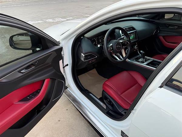 捷豹XEL 2020款 2.0T 200PS R-DYNAMIC S进取运动版