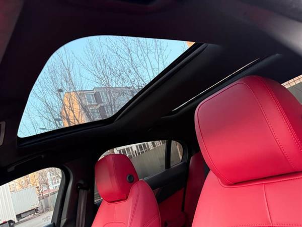 捷豹XEL 2020款 2.0T 200PS R-DYNAMIC S进取运动版