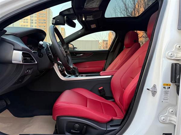 捷豹XEL 2020款 2.0T 200PS R-DYNAMIC S进取运动版