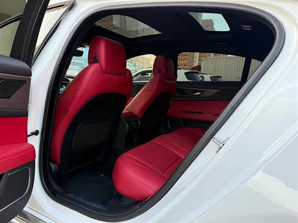 捷豹XEL 2020款 2.0T 200PS R-DYNAMIC S进取运动版