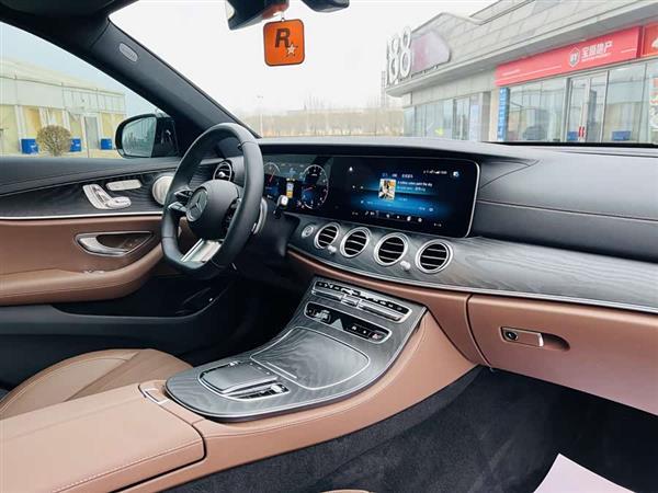 奔驰E级(进口) 2023款 E 300 时尚型运动版