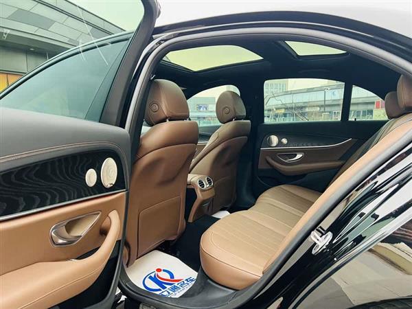 奔驰E级(进口) 2023款 E 300 时尚型运动版