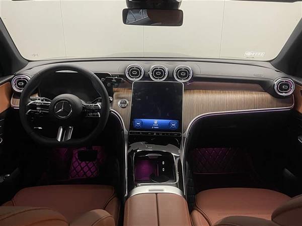 奔驰GLC 2023款 改款 GLC 300 L 4MATIC 动感型 7座