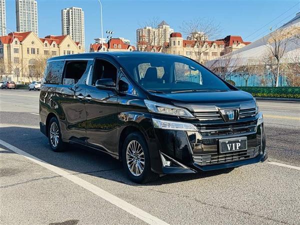 威尔法 2023款 皇冠 双擎 2.5L HV尊贵版