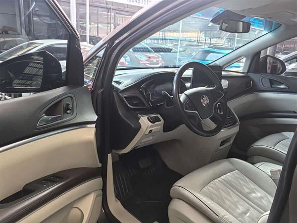 别克GL8 2022款 陆上公务舱 652T 豪华型