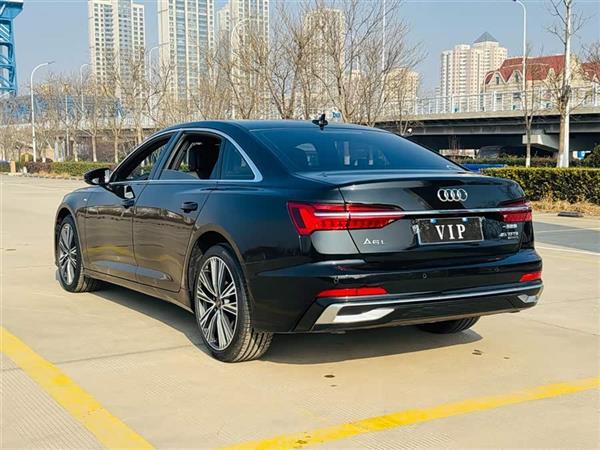 奥迪A6L 2025款 改款 45 TFSI quattro 臻选动感型