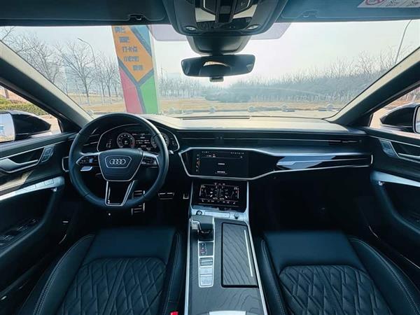 奥迪A6L 2025款 改款 45 TFSI quattro 臻选动感型