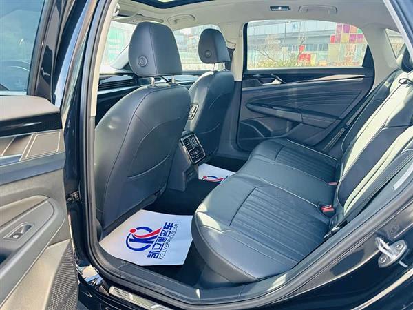 帕萨特 2023款 330TSI 星空精英版