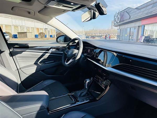 帕萨特 2023款 330TSI 星空精英版