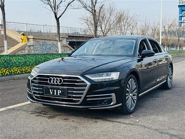 奥迪A8 2022款 A8L 55 TFSI quattro 豪华型典藏版