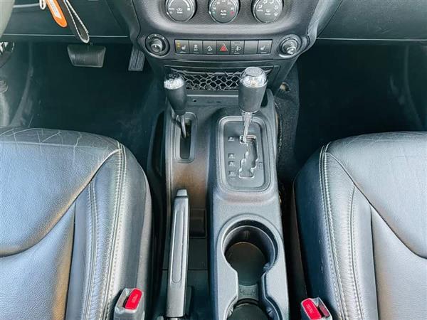 牧马人 2015款 3.0L Sahara 四门舒享版