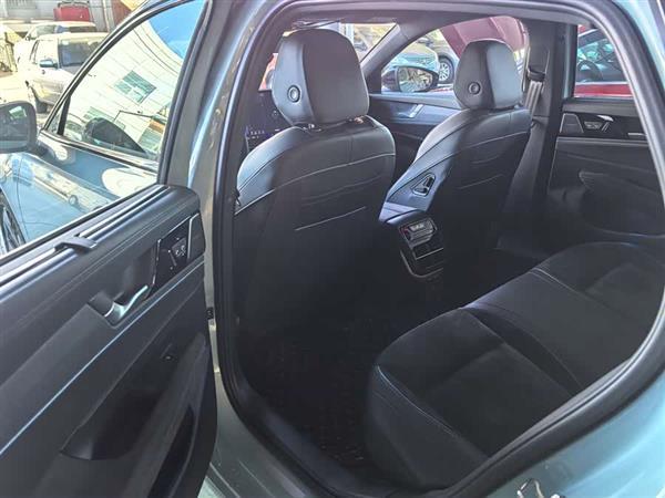 帕萨特 2025款 Pro 380TSI 星空龙尊版