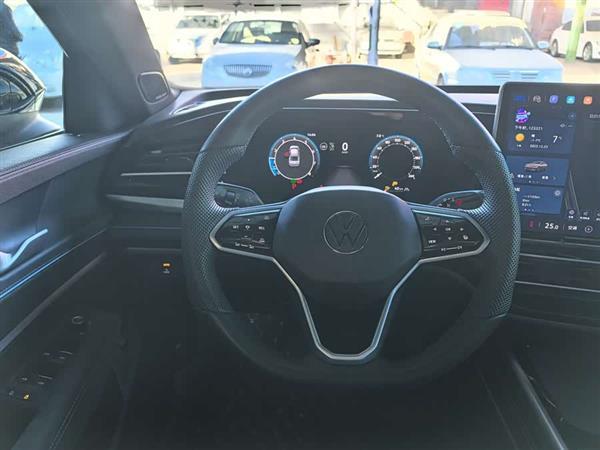 帕萨特 2025款 Pro 380TSI 星空龙尊版