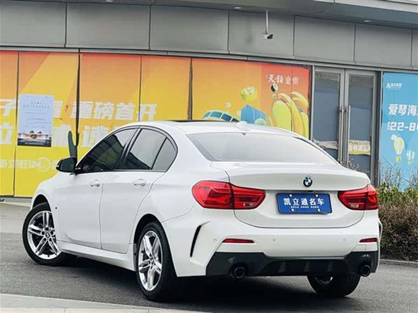宝马1系 2021款 120i M运动曜夜版