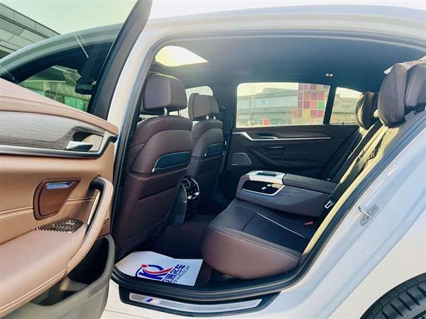 宝马5系 2021款 改款 530Li 尊享型 M运动套装