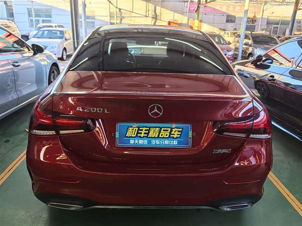 奔驰A级 2019款 A 200 L 运动轿车先行特别版