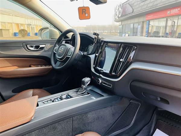 沃尔沃XC60 2019款 T5 四驱智逸版 国V