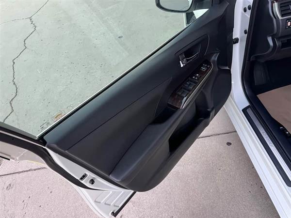 凯美瑞 2016款 2.0G 十周年纪念豪华版