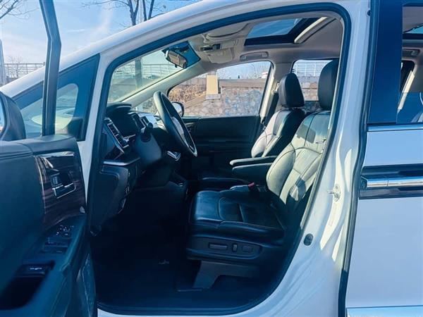 艾力绅 2016款 2.4L 风尚版