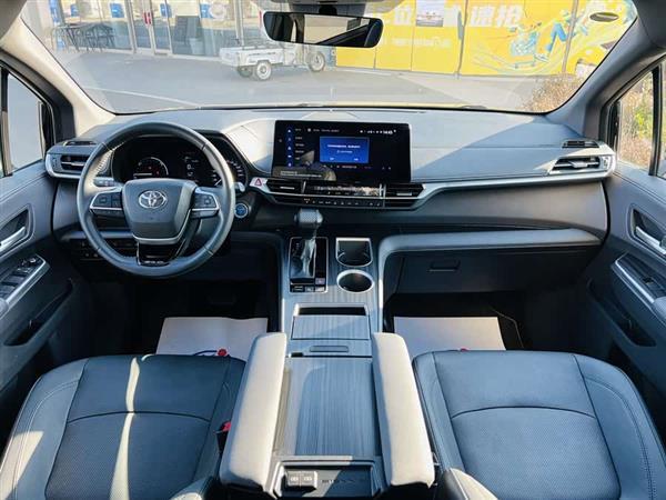 赛那SIENNA 2023款 2.5L混动 尊贵版
