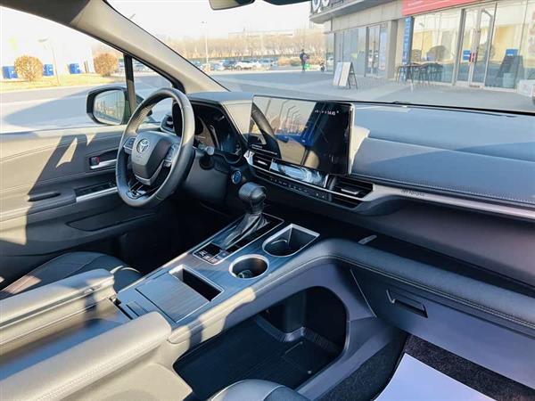 赛那SIENNA 2023款 2.5L混动 尊贵版
