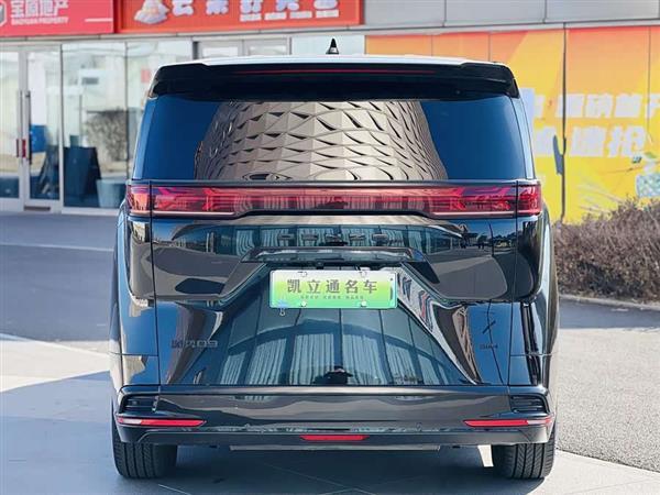 腾势D9 2024款 DM-i 1050 尊享型