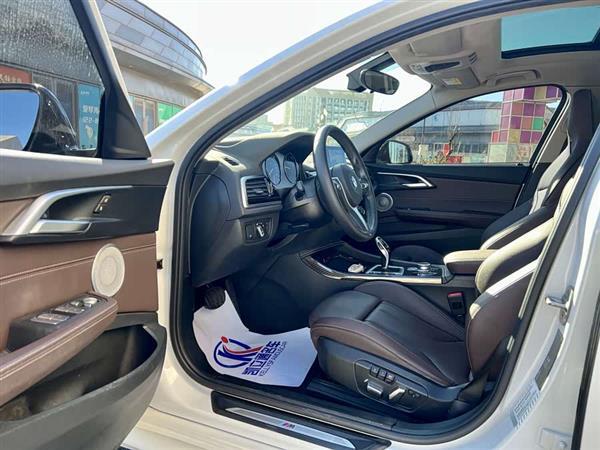 宝马1系 2021款 125i M运动曜夜版