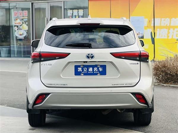 汉兰达 2022款 双擎 2.5L 四驱至尊版 7座