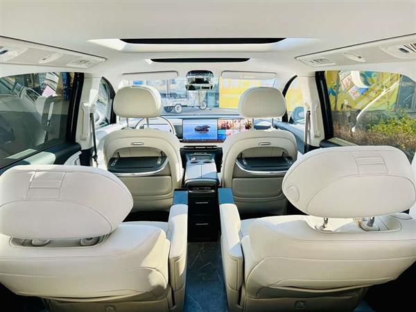 岚图梦想家 2025款 PHEV 四驱卓越鲲鹏版