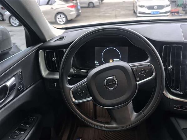 沃尔沃XC60 2019款 T5 四驱智逸版 国VI