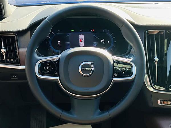 沃尔沃S90 2023款 B5 智远豪华版