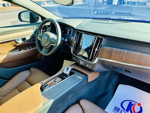 沃尔沃S90 2023款 B5 智远豪华版