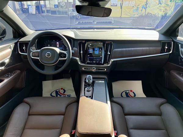 沃尔沃S90 2023款 B5 智远豪华版