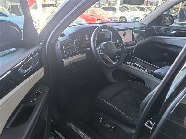 途昂 2022款 380TSI 四驱尊崇旗舰版