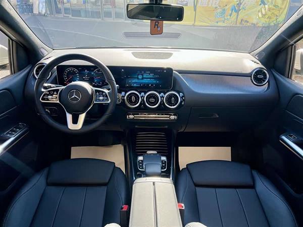 奔驰B级 2020款 B 200 时尚型