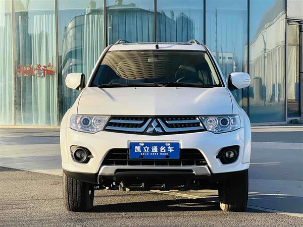 帕杰罗·劲畅 2013款 3.0L 自动两驱豪华版