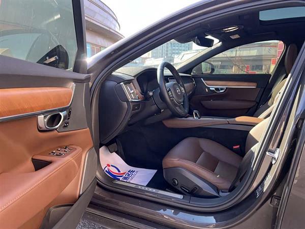 沃尔沃S90 2023款 B5 智逸豪华版