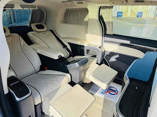 传祺M8 2021款 大师系列 390T 四座荣耀版