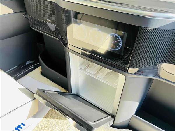 传祺M8 2021款 大师系列 390T 四座荣耀版