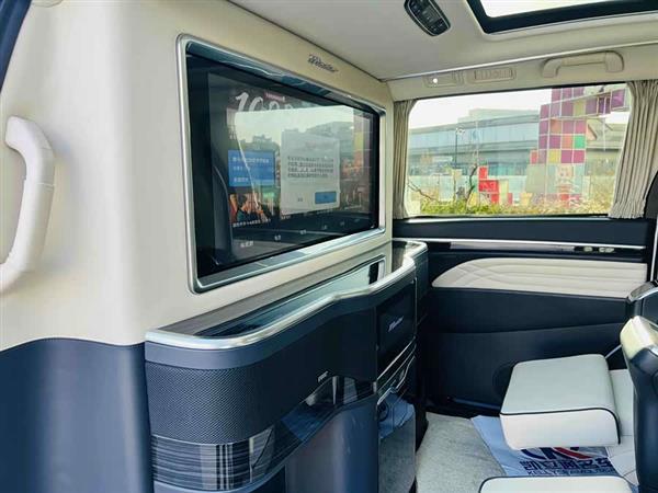 传祺M8 2021款 大师系列 390T 四座荣耀版