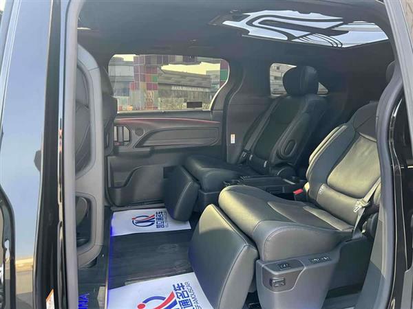 赛那SIENNA 2023款 2.5L混动 尊贵版