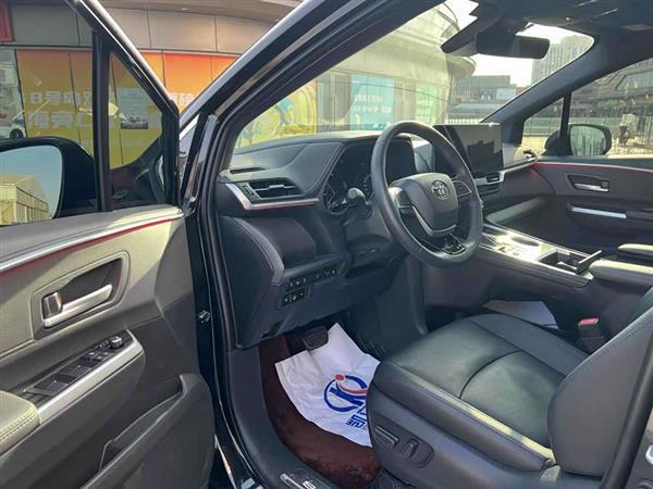赛那SIENNA 2023款 2.5L混动 尊贵版